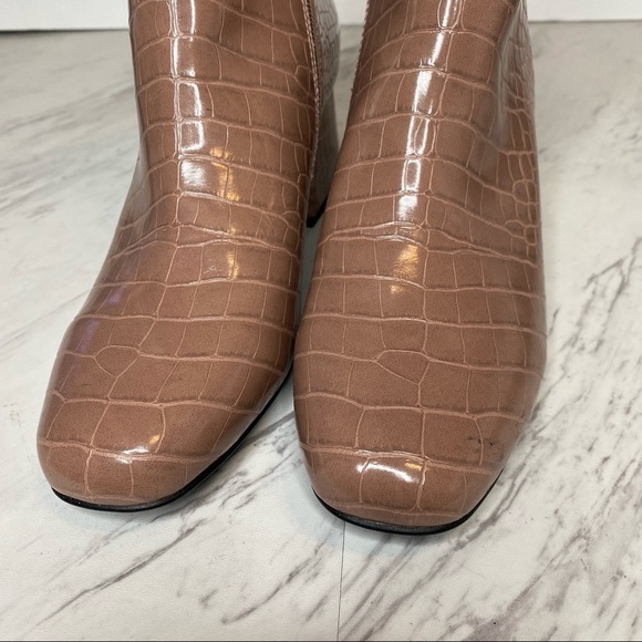 New! Steve Madden Darma Pink Croc Faux Leather Bootie 8.5M - Picture 11 of 14